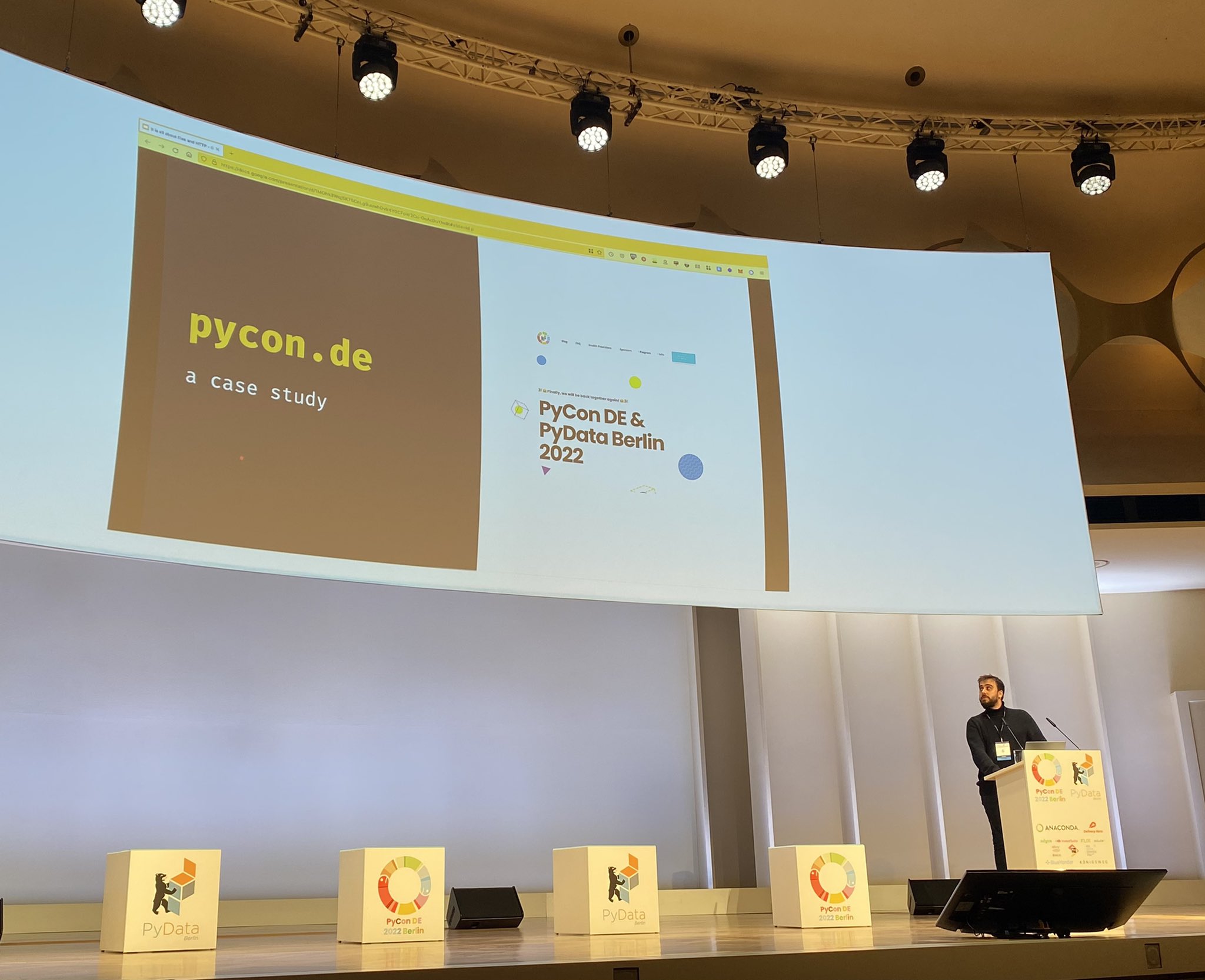Efe Öge at PyConDe 2022